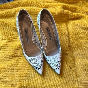 MANOLO BLAHNIK WHITE HEELS